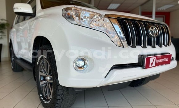 Nunua Ilio tumika Toyota Land Cruiser Prado Nyeupe Gari ndani ya Lusaka nchini Zambia Nunua Ilio tumika Toyota Land Cruiser Prado Nyeupe Gari ndani ya Lusaka nchini Zambia