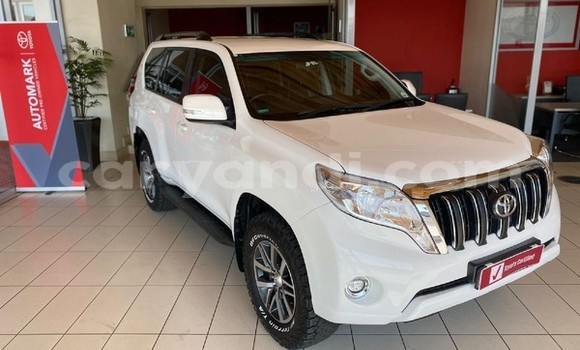 Nunua Ilio tumika Toyota Land Cruiser Prado Nyeupe Gari ndani ya Lusaka nchini Zambia Nunua Ilio tumika Toyota Land Cruiser Prado Nyeupe Gari ndani ya Lusaka nchini Zambia