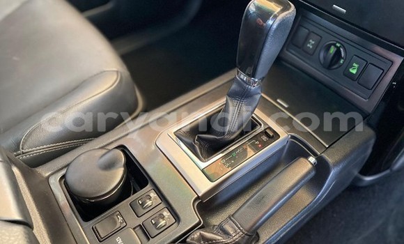 Nunua Ilio tumika Toyota Land Cruiser Prado Nyeupe Gari ndani ya Lusaka nchini Zambia Nunua Ilio tumika Toyota Land Cruiser Prado Nyeupe Gari ndani ya Lusaka nchini Zambia