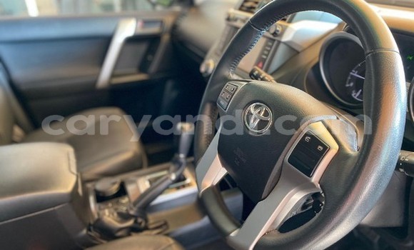 Nunua Ilio tumika Toyota Land Cruiser Prado Nyeupe Gari ndani ya Lusaka nchini Zambia Nunua Ilio tumika Toyota Land Cruiser Prado Nyeupe Gari ndani ya Lusaka nchini Zambia