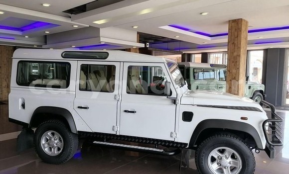 Buy Used Land Rover Defender White Car in Lusaka in Zambia Buy Used Land Rover Defender White Car in Lusaka in Zambia