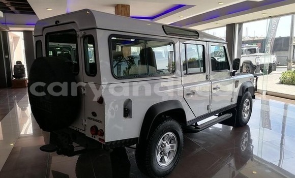 Buy Used Land Rover Defender White Car in Lusaka in Zambia Buy Used Land Rover Defender White Car in Lusaka in Zambia