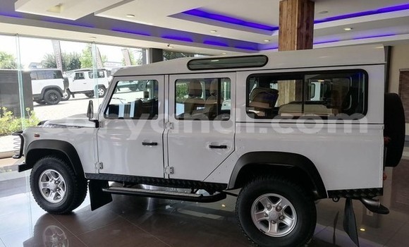 Buy Used Land Rover Defender White Car in Lusaka in Zambia Buy Used Land Rover Defender White Car in Lusaka in Zambia