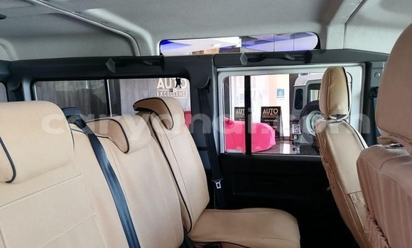 Buy Used Land Rover Defender White Car in Lusaka in Zambia Buy Used Land Rover Defender White Car in Lusaka in Zambia