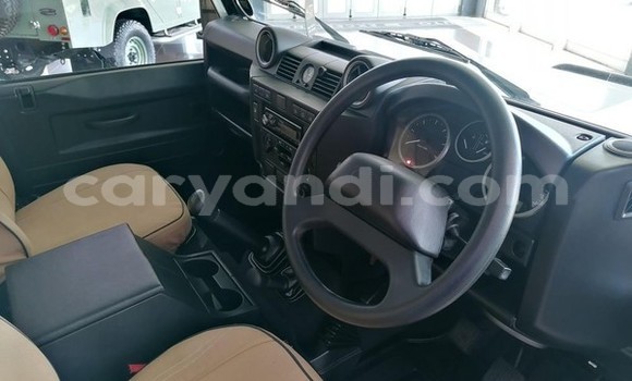 Buy Used Land Rover Defender White Car in Lusaka in Zambia Buy Used Land Rover Defender White Car in Lusaka in Zambia