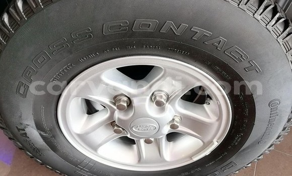 Buy Used Land Rover Defender White Car in Lusaka in Zambia Buy Used Land Rover Defender White Car in Lusaka in Zambia