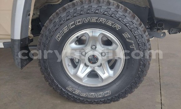 Acheter Occasion Voiture Toyota Land Cruiser Beige à Lusaka, Zambie Acheter Occasion Voiture Toyota Land Cruiser Beige à Lusaka, Zambie