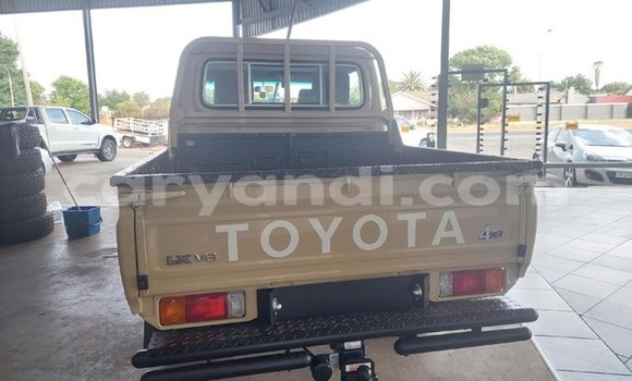 Acheter Occasion Voiture Toyota Land Cruiser Beige à Lusaka, Zambie Acheter Occasion Voiture Toyota Land Cruiser Beige à Lusaka, Zambie