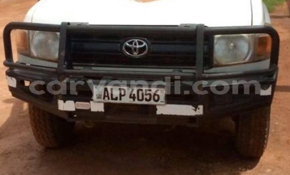Buy Used Toyota Land Cruiser White Car in Lusaka in Zambia