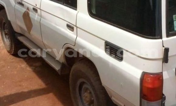 Acheter Occasion Voiture Toyota Land Cruiser Blanc à Lusaka, Zambie Acheter Occasion Voiture Toyota Land Cruiser Blanc à Lusaka, Zambie