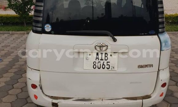 Acheter Occasion Voiture Toyota Sienta Blanc à Lusaka, Zambie Acheter Occasion Voiture Toyota Sienta Blanc à Lusaka, Zambie