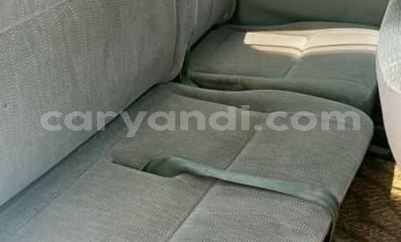 Acheter Occasion Voiture Toyota Noah Gris à Lusaka, Zambie Acheter Occasion Voiture Toyota Noah Gris à Lusaka, Zambie