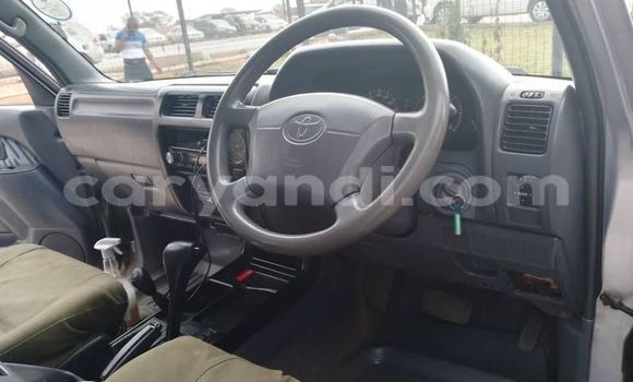 Acheter Occasion Voiture Toyota Land Cruiser Prado Gris à Lusaka, Zambie Acheter Occasion Voiture Toyota Land Cruiser Prado Gris à Lusaka, Zambie