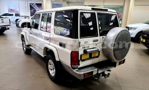 Buy Used Toyota Land Cruiser White Car in Lusaka in Zambia Buy Used Toyota Land Cruiser White Car in Lusaka in Zambia