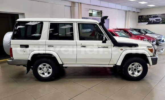 Buy Used Toyota Land Cruiser White Car in Lusaka in Zambia Buy Used Toyota Land Cruiser White Car in Lusaka in Zambia