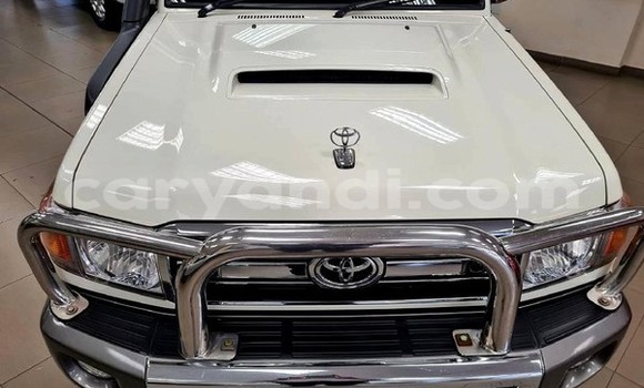 Buy Used Toyota Land Cruiser White Car in Lusaka in Zambia Buy Used Toyota Land Cruiser White Car in Lusaka in Zambia