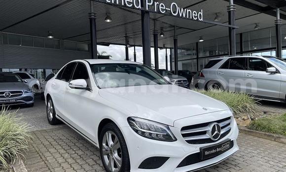 Tenga Tsaru Mercedes-Benz C-Classe Chena Mota in Lusaka in Zambia