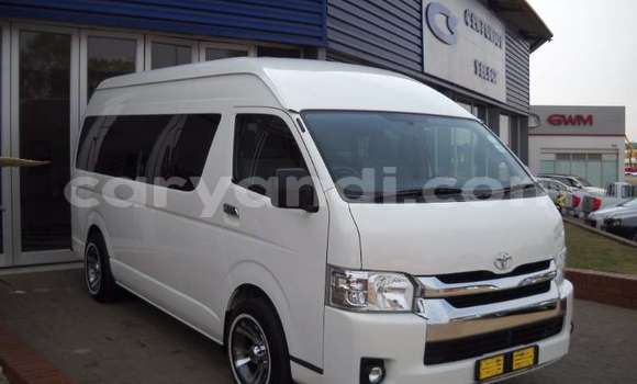 Acheter Occasion Voiture Toyota Hiace Blanc à Lusaka, Zambie