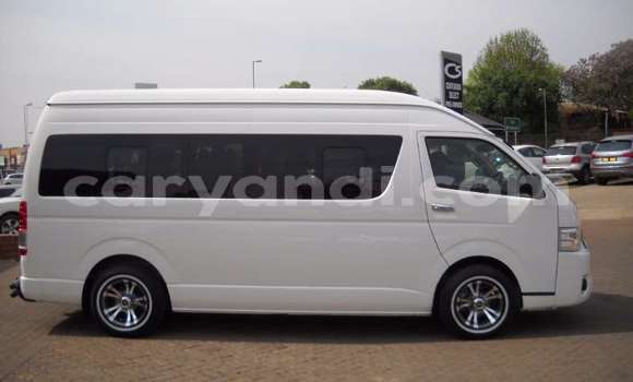 Nunua Ilio tumika Toyota Hiace Nyeupe Gari ndani ya Lusaka nchini Zambia Nunua Ilio tumika Toyota Hiace Nyeupe Gari ndani ya Lusaka nchini Zambia