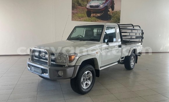 Nunua Ilio tumika Toyota Land Cruiser Nyeupe Gari ndani ya Lusaka nchini Zambia Nunua Ilio tumika Toyota Land Cruiser Nyeupe Gari ndani ya Lusaka nchini Zambia