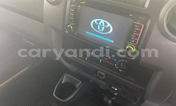 Nunua Ilio tumika Toyota Land Cruiser Nyeupe Gari ndani ya Lusaka nchini Zambia Nunua Ilio tumika Toyota Land Cruiser Nyeupe Gari ndani ya Lusaka nchini Zambia