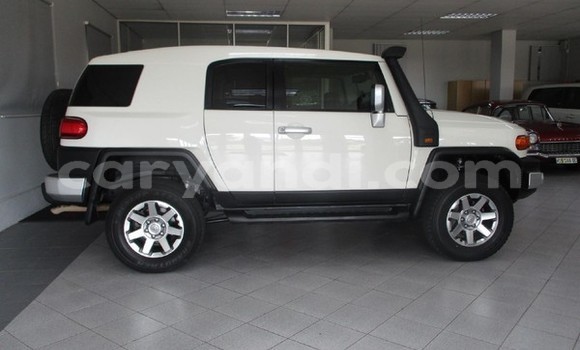 Buy Used Toyota FJ Cruiser White Car in Lusaka in Zambia Buy Used Toyota FJ Cruiser White Car in Lusaka in Zambia