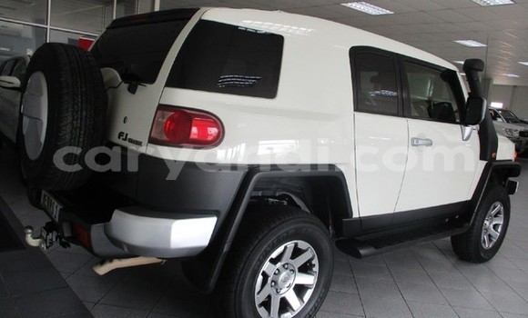 Buy Used Toyota FJ Cruiser White Car in Lusaka in Zambia Buy Used Toyota FJ Cruiser White Car in Lusaka in Zambia