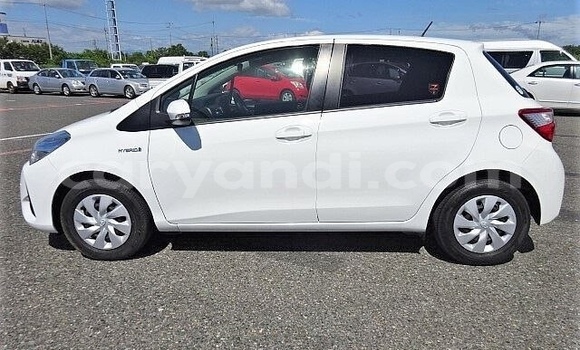 Acheter Occasion Voiture Toyota Vitz Blanc à Lusaka, Zambie Acheter Occasion Voiture Toyota Vitz Blanc à Lusaka, Zambie