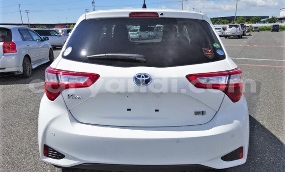 Acheter Occasion Voiture Toyota Vitz Blanc à Lusaka, Zambie Acheter Occasion Voiture Toyota Vitz Blanc à Lusaka, Zambie