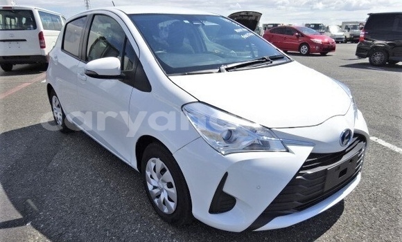 Acheter Occasion Voiture Toyota Vitz Blanc à Lusaka, Zambie Acheter Occasion Voiture Toyota Vitz Blanc à Lusaka, Zambie