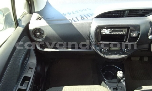 Acheter Occasion Voiture Toyota Vitz Blanc à Lusaka, Zambie Acheter Occasion Voiture Toyota Vitz Blanc à Lusaka, Zambie