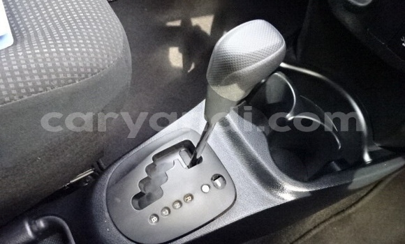 Acheter Occasion Voiture Toyota Vitz Blanc à Lusaka, Zambie Acheter Occasion Voiture Toyota Vitz Blanc à Lusaka, Zambie