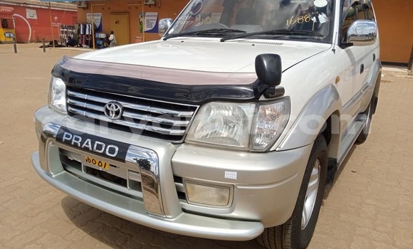 Acheter Occasion Voiture Toyota Land Cruiser Prado Blanc à Solwezi, Nord-Ouest Acheter Occasion Voiture Toyota Land Cruiser Prado Blanc à Solwezi, Nord-Ouest