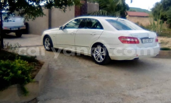 Buy Used Mercedes‒Benz E–Class White Car in Lusaka in Zambia