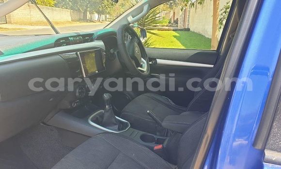 Tenga Tsaru Toyota Hilux Bhuruu Mota in Lusaka in Zambia Tenga Tsaru Toyota Hilux Bhuruu Mota in Lusaka in Zambia