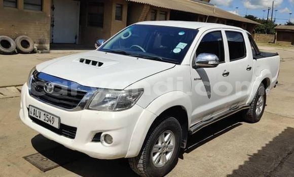 Tenga Tsaru Toyota Hilux Chena Mota in Lusaka in Zambia Tenga Tsaru Toyota Hilux Chena Mota in Lusaka in Zambia