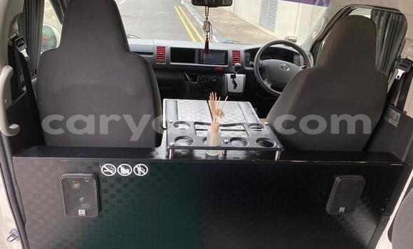 Nunua Ilio tumika Toyota Hiace Nyeupe Gari ndani ya Lusaka nchini Zambia Nunua Ilio tumika Toyota Hiace Nyeupe Gari ndani ya Lusaka nchini Zambia
