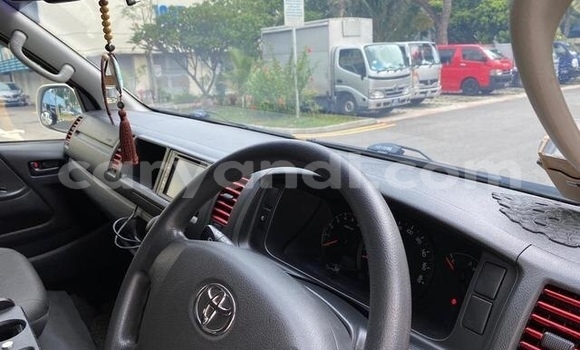 Nunua Ilio tumika Toyota Hiace Nyeupe Gari ndani ya Lusaka nchini Zambia Nunua Ilio tumika Toyota Hiace Nyeupe Gari ndani ya Lusaka nchini Zambia