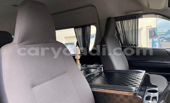 Nunua Ilio tumika Toyota Hiace Nyeupe Gari ndani ya Lusaka nchini Zambia Nunua Ilio tumika Toyota Hiace Nyeupe Gari ndani ya Lusaka nchini Zambia