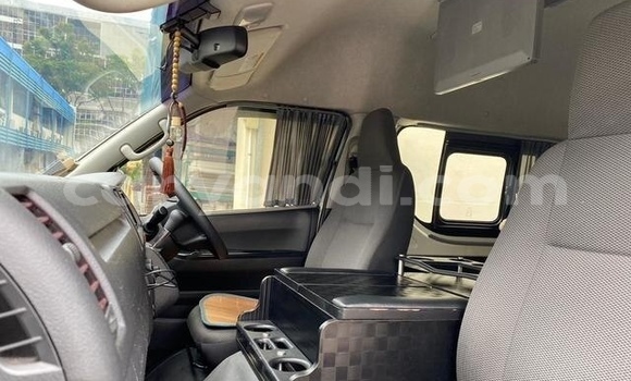 Nunua Ilio tumika Toyota Hiace Nyeupe Gari ndani ya Lusaka nchini Zambia Nunua Ilio tumika Toyota Hiace Nyeupe Gari ndani ya Lusaka nchini Zambia