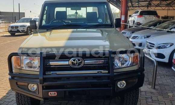 Nunua Ilio tumika Toyota Land Cruiser Beige Gari ndani ya Lusaka nchini Zambia Nunua Ilio tumika Toyota Land Cruiser Beige Gari ndani ya Lusaka nchini Zambia