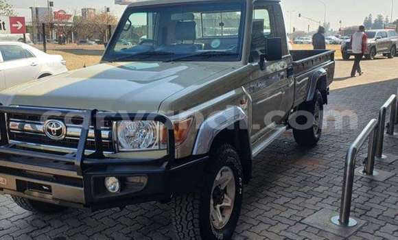 Nunua Ilio tumika Toyota Land Cruiser Beige Gari ndani ya Lusaka nchini Zambia Nunua Ilio tumika Toyota Land Cruiser Beige Gari ndani ya Lusaka nchini Zambia