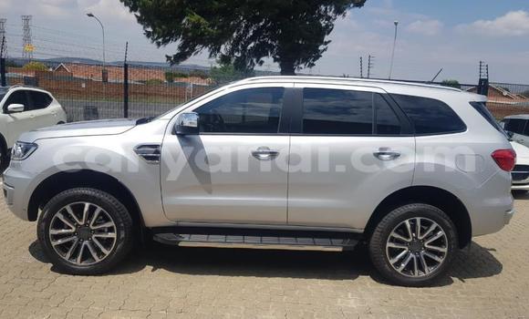 Acheter Occasion Voiture Ford Everest Gris à Lusaka, Zambie Acheter Occasion Voiture Ford Everest Gris à Lusaka, Zambie