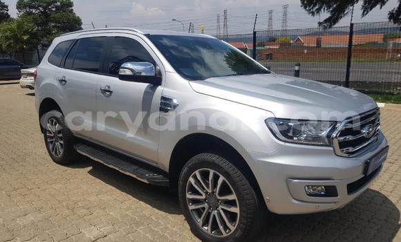 Acheter Occasion Voiture Ford Everest Gris à Lusaka, Zambie Acheter Occasion Voiture Ford Everest Gris à Lusaka, Zambie