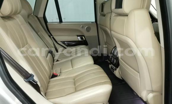 Nunua Ilio tumika Range Rover Range Rover Nyeupe Gari ndani ya Lusaka nchini Zambia Nunua Ilio tumika Range Rover Range Rover Nyeupe Gari ndani ya Lusaka nchini Zambia