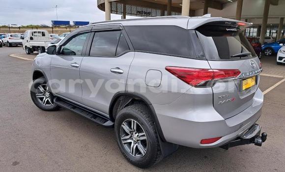 Acheter Occasion Voiture Toyota Fortuner Gris à Lusaka, Zambie Acheter Occasion Voiture Toyota Fortuner Gris à Lusaka, Zambie