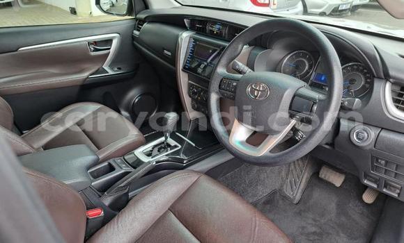 Acheter Occasion Voiture Toyota Fortuner Gris à Lusaka, Zambie Acheter Occasion Voiture Toyota Fortuner Gris à Lusaka, Zambie