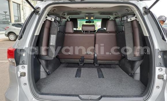 Acheter Occasion Voiture Toyota Fortuner Gris à Lusaka, Zambie Acheter Occasion Voiture Toyota Fortuner Gris à Lusaka, Zambie