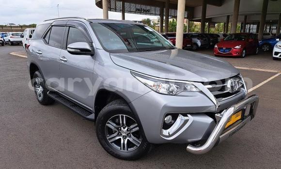 Acheter Occasion Voiture Toyota Fortuner Gris à Lusaka, Zambie Acheter Occasion Voiture Toyota Fortuner Gris à Lusaka, Zambie