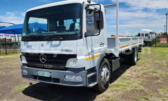 Acheter Occasion Utilitaire Mercedes–Benz 1317 Blanc à Lusaka, Zambie Acheter Occasion Utilitaire Mercedes–Benz 1317 Blanc à Lusaka, Zambie